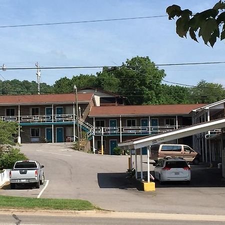A Sapphire Inn Franklin Exterior photo