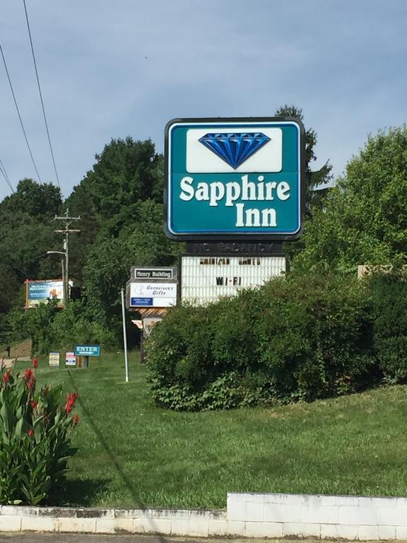 A Sapphire Inn Franklin Exterior photo