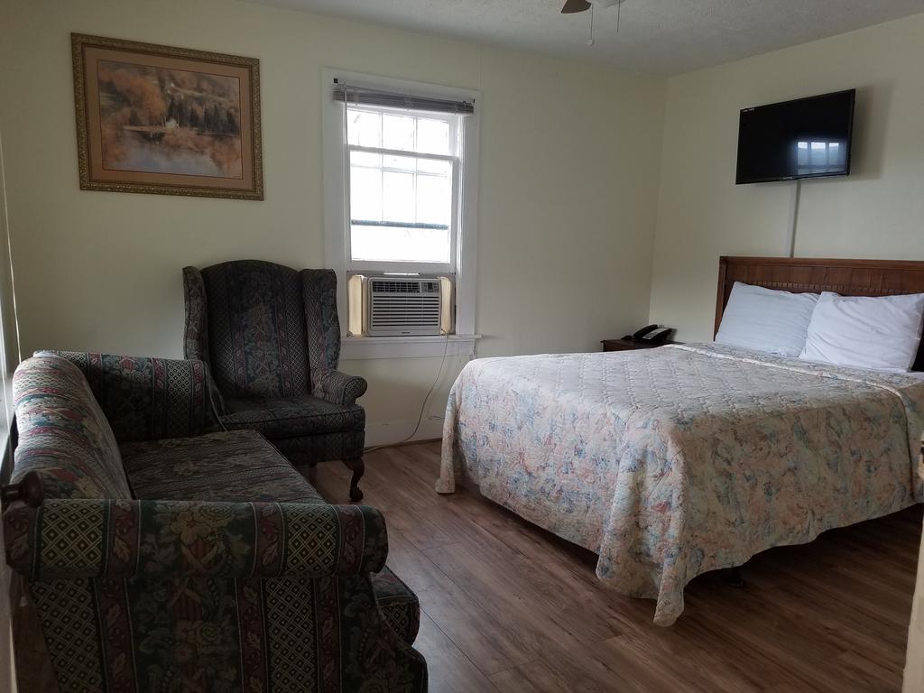 A Sapphire Inn Franklin Exterior photo